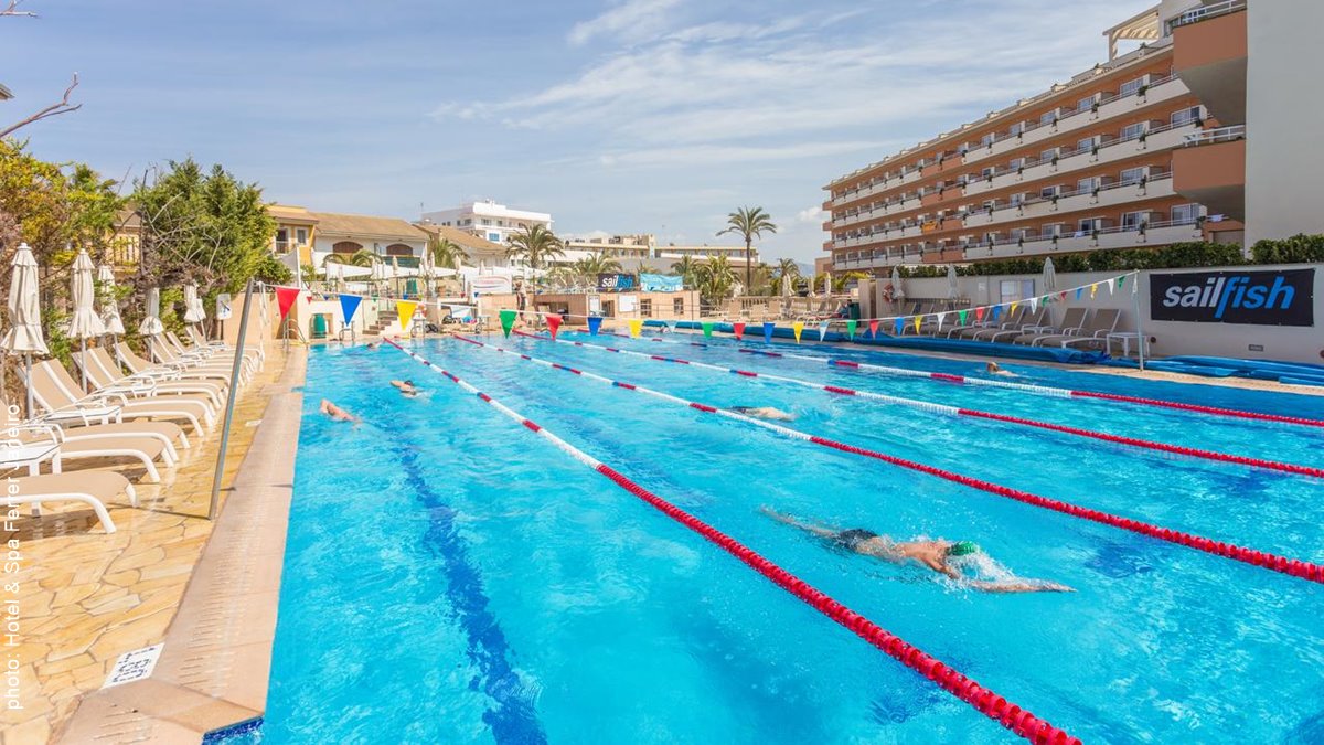 Hotel & Spa Ferrer Janeiro swimming